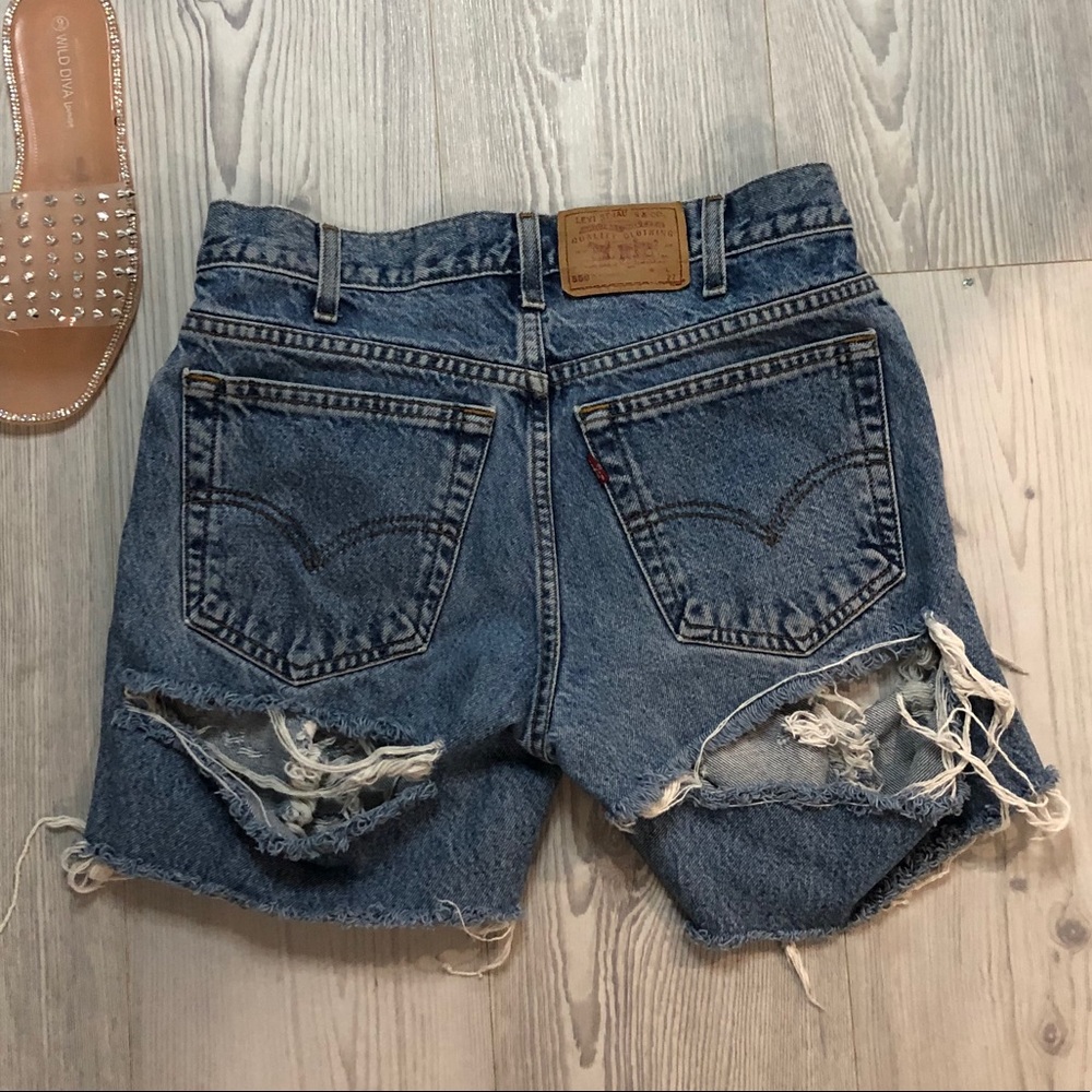 Distressed Levi Shorts 🦋 - Picture 2 of 4